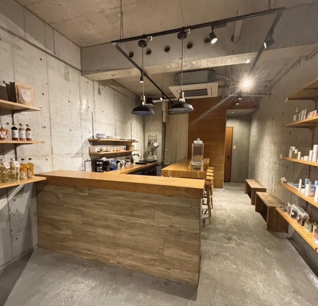 大阪・堀江の「koji zakka & cafe welala」の店内